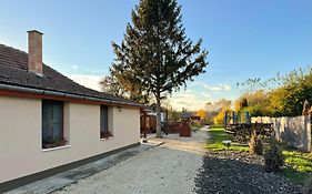 Panka Üdülőház-Templom zug